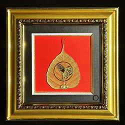 Khung tranh lá bồ đề Khung tranh lá bồ đề mạ vàng 24K Symbol (K-04) chữ phẳng 2D (K-2D-03)