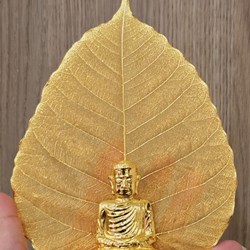 Lá bồ đề mạ vàng 24K gắn tượng phật ngồi thiền khung gỗ
