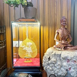 Tác phẩm nghệ thuật, quà tặng lưu niệm, Lá bồ đề mạ vàng 24K gắn hoa sen làm từ ngà voi